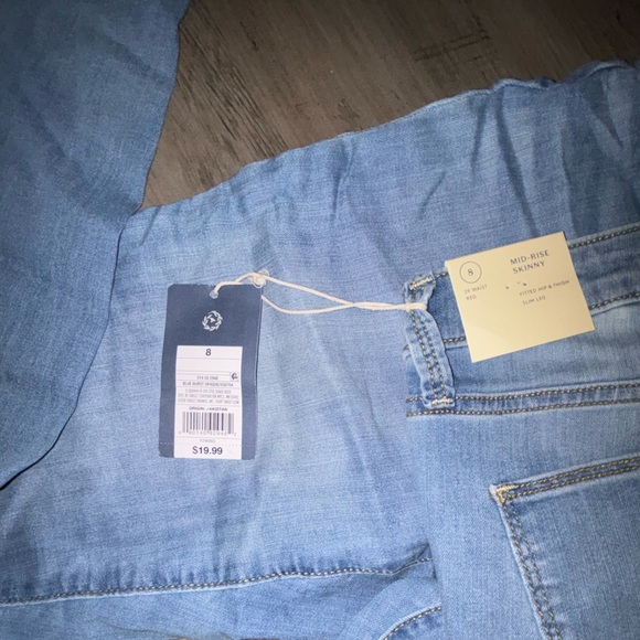 Target: Universal Threads NWT JEANS - Picture 3 of 4